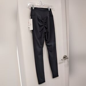 SUNZEL Black High-Waist Scrunch Back Leggings